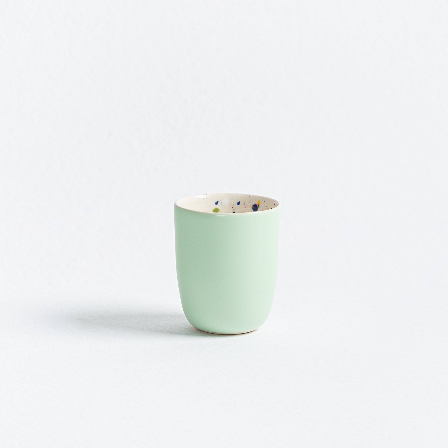 Breeze Party In Medium Cup 220ml - Egg Back Home