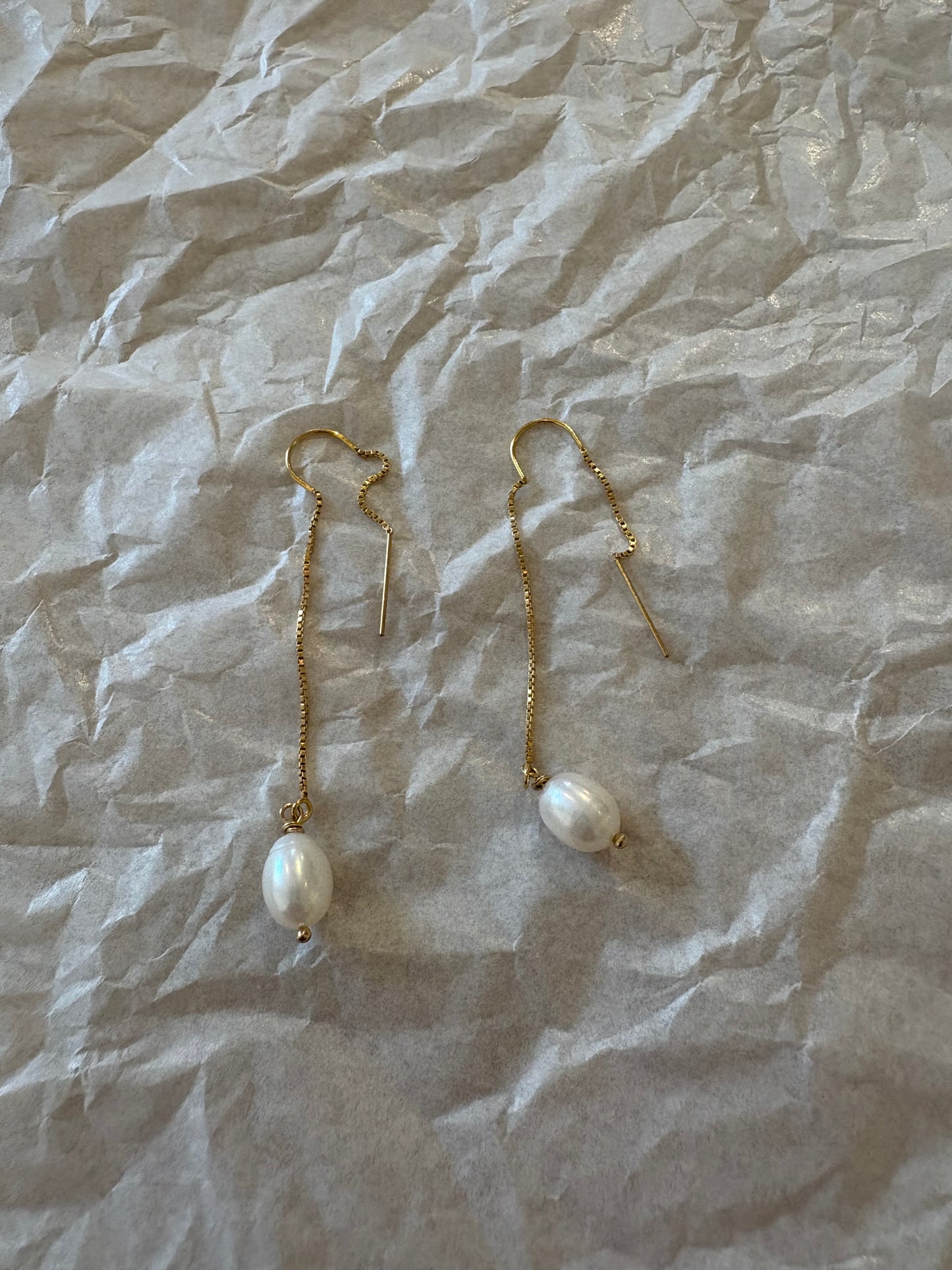 Lange Ohrringe mit Perle - Studio Niovi