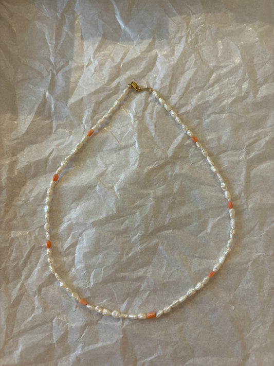Perlenkette mit Korallen 40 cm - Studio Niovi