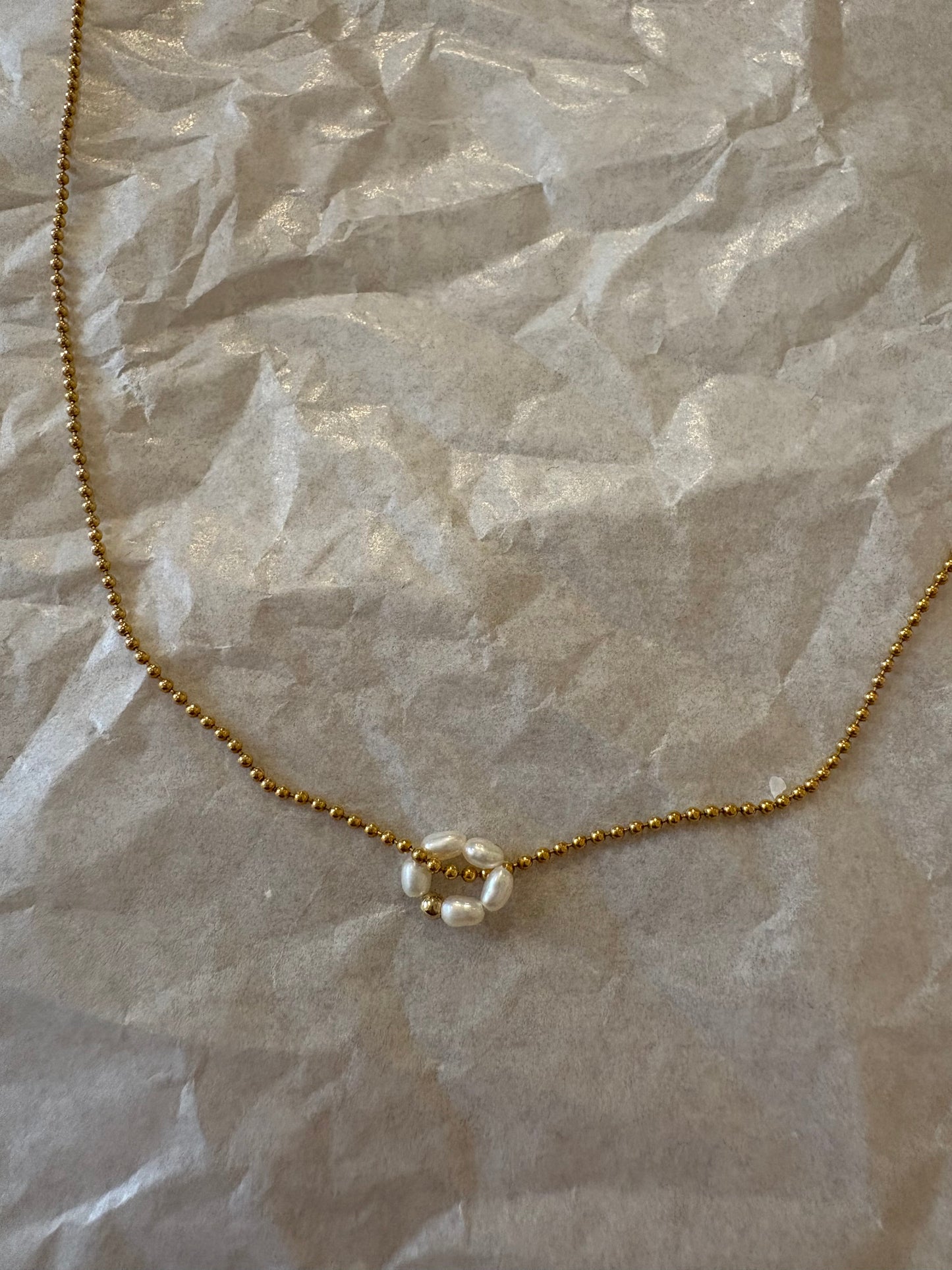 Kette mit Perlenring  45 cm - Studio Niovi