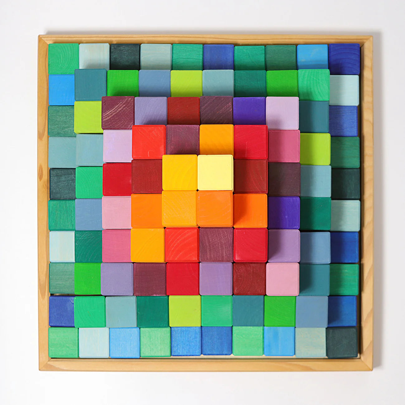 Große Stufenpyramide Natur - Grimms