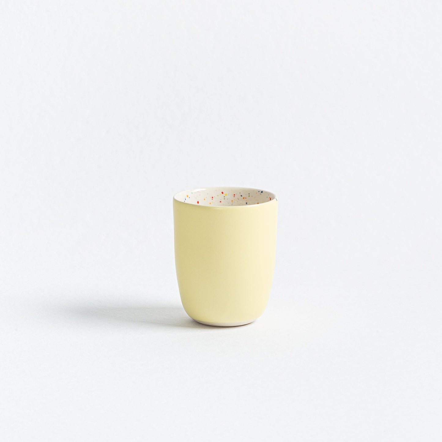 Breeze Party In Medium Cup 220ml - Egg Back Home